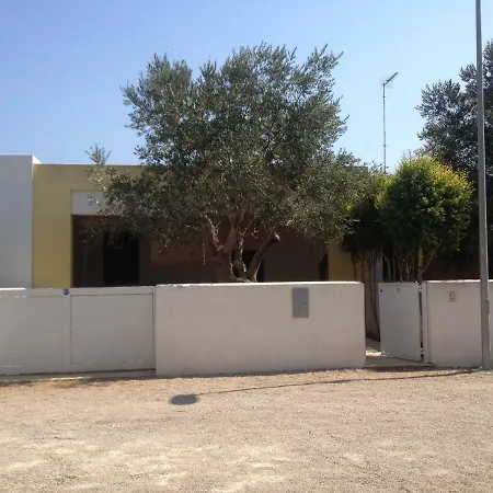 Beach House * Torre Specchia Ruggeri